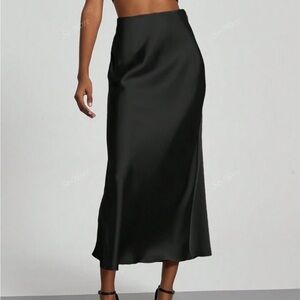 Women's Elastic Satin Silk Texture Midi Skirt